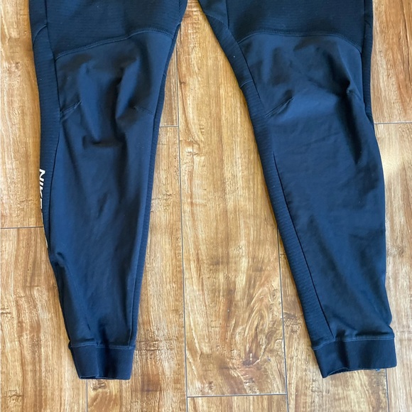 NIKE PRO Women’s Black Jogger Ankle Zipper Size Medium - Picture 5 of 11